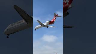 QantasLink Boeing 717-2BL landing at Los Angeles International Airport KLAX runway 25L #qantas