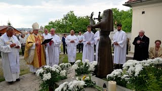 Püspöki szentmise Bogner Mária Margit vizitációs nővér tiszteletére Érden.