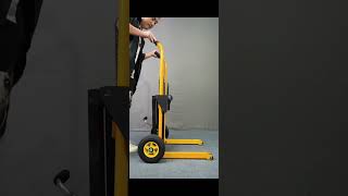 Portable manual stacker mini pallet stacker