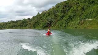 Bermain Banana Boat di wisata Jembangan