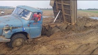 Truck stuck in mud!!! Heavy trucks MACK, KENWORTH, KAMAZ, MAN off road!