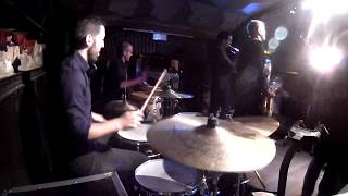 DrumCam -  "Dirty on the Groove" ao vivo com The Slingshots em Barcelona