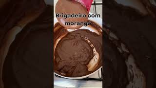 Brigadeiro com morango