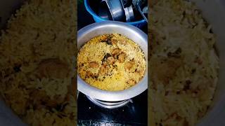 Hostel मे रहने वाले लडको का खाना। सब्जी चावल एक ही बर्तन मे।#shorts #biryani #sanjurccreativity