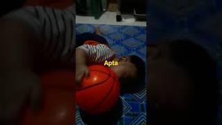 sepupu ku main bola basket kebalik 🤣🤣