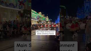 Christmas Elves on Main Street #disneyparks #waltdisneyworld