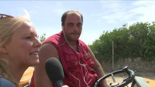 BRACCIANTI DONNE e CAPORALI IN PUGLIA di FLAVIA MARIMPIETRI - TGR RAI PUGLIA, 25-08-2015