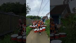 Asik Banget Goyangan Trio Quintom Drumband RMA Corps