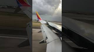 Southwest 737-700 landing in Denver International Airport