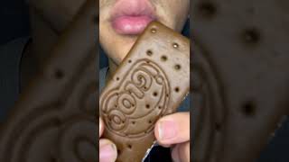 ASMR Eating ice-cream sandwich