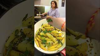 Farah Khan's Favourite Food Yellow Aaloo। #simple but #tasty #easyrecipe #viral #veg #nooniongarlic