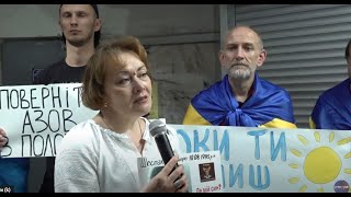 Я перехрестила його і наказала  -  помирати не дозволяю. Акція у Харкові на підтримку полонених