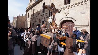 Procesión de las 'Capas Pardas' protagonizada por los alumnos del colegio Medalla Milagrosa