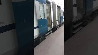 वंदे भारत एक्सप्रेस | bharat ki sabse tej chalne wali train. vandebharat train kesi dikhti he #short