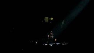 Green Day "Last Night on Earth" (live) 8.13.09 (3 of 4)