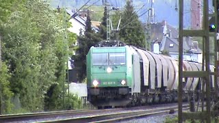 Züge in Bad Hönningen am Rhein, SBB Cargo Re482, MRCE 189, 2x 185, 143, 4x 425