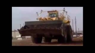 Самый большой в мире фронтальный погрузчик LeTourneau L 2350 The world's largest wheel loader   Le