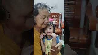 Momoi Sayang Neneknya, Kiss Dulu ya Nenek😍🥰