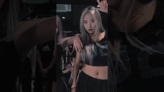 춤으로 사람 홀린다 #LISA - #ROCKSTAR #DANCe