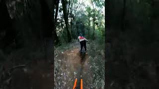 Trilha do ziguezague com Zé da Cross, Campos do Jordão SP, primeiro trecho até mata-burro ⏬🔥🚴⛰️🪨🪵