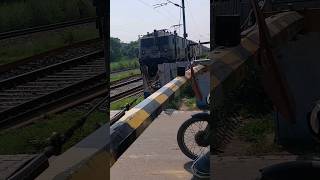 Train Horn Sound Effect LDH WAP7 30651 with Lal Kuan Express at City beautiful #hornsoundeffect