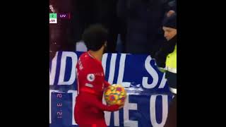 تطاول جمهور ايفرتون عل محمد صلاح و محمد صلاح يرد بعد تسجيل عل فريقهم  # salah # محمد صلاح