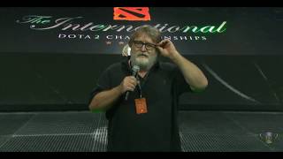 LAKAD MATATAG! Gaben (Gabe Newell) at The International 8 (TI8) - Dota 2