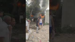 Se incendian dos casas en el kilómetro 18 de la autopista Duarte.