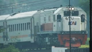 kompilasi video  Kereta Api Menembus Kabut