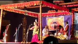 Yakshagana - ಭಾಗವತರಾಗಿ ನಾರಾಯಣ ಪೂಜಾರಿ. ಮುಂಬೈ ಯ ಉದಯೋನ್ಮುಖ ಭಾಗವತ ತವರಿನಲ್ಲಿ.