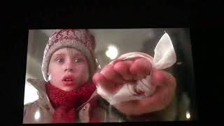 Home Alone (1990) - Kevin the shoplifter and cop chase