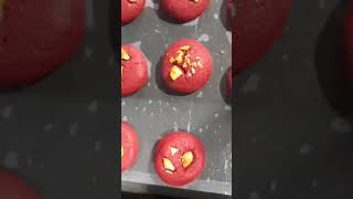 Redvelvetcookies /perfect red colors with whitechocolate#cookies