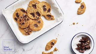 RECIPE // GLUTEN FREE & VEGAN CHOCOLATE CHIP COOKIES // 10 INGREDIENTS