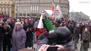 Russian police violently arresting people at the meeting against the war with Ukraine