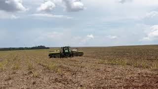 John Deere  7230J  no plantio de soja. Parte 2