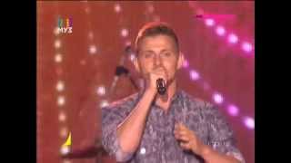 Алекс Малиновский - Не плачь со мной небо (Open Air МУЗ-ТВ 20.09.2015)