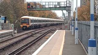 Southeastern Class 465s Depart New Cross