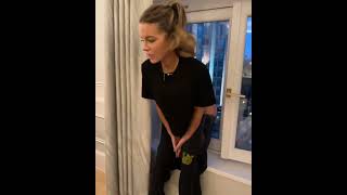 katebeckinsale fun at home #katebeckinsale #celebreties #fun #prank