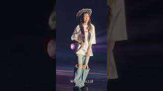 Hold My Hand 4K IU HEREH World Tour LA Part 4 #IU #HEREH #LA #fancam #shorts