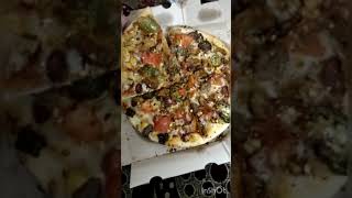 DOMINO'S VEG OVERLOAD PIZZA 🤤 #shorts #viral #trending