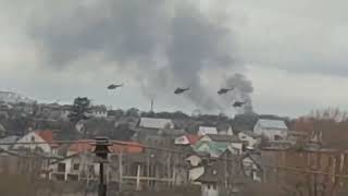 #BREAKING - First footage of #Russian airborne assault on #Kyiv, the capital of #Ukraine.