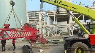 Crane boom dismantling