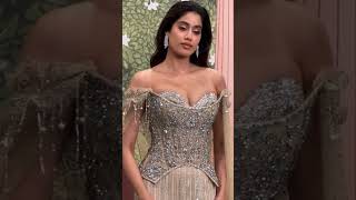 Janhvi Kapoor🤍#JanhviKapoor #Reel #Entertainment #Bollywood #Viral