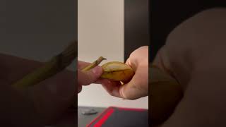 How to open a banana!? #banana #shorts #tutorial