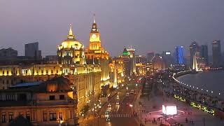 Night view of the Shanghai Bund Waitan 外滩 and Pudong 浦东 from the roof top China 中国