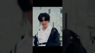 Hyunjin owns Double Knot and here's why #straykids #kpop #shorts #hyunjin