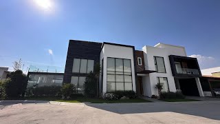 O304 Residencia en Venta en Metepec, Estado de México.