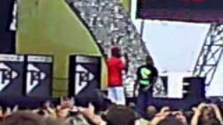 Dizzee Rascal singing 'Dance wiv me' and 'Holiday' at T4 on the Beach 2010!