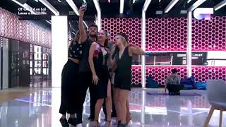 Alfred le da un codazo a Ana | Fiesta OT 2017