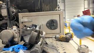 A day in the life of a HGV Mechanic- DAF CF85 Euro 6- Night heater replacement- what a awful job!!